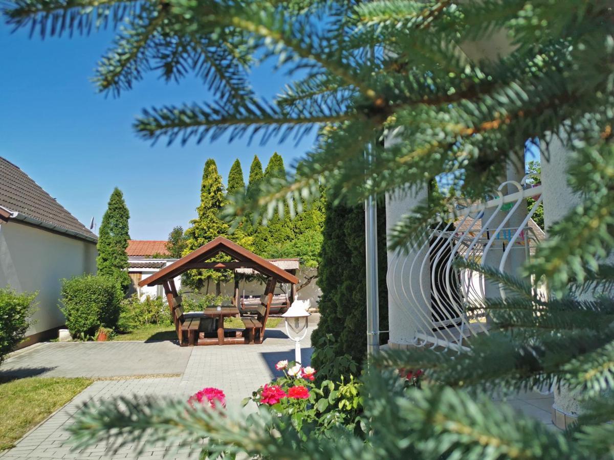 Magic Holiday Vendeghaz Hajdúszoboszló Eksteriør bilde
